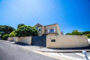 Appartements COSYFAMILY 1er etage Piscine -WIFI- NEUF-FAMILLE -15MIN PLAGE - TOP PROS SERVICESConciergerie : photos des chambres