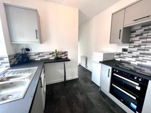 Large 3 bedroom flat