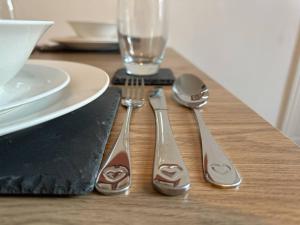 Comfortable stay at 3 BR home, prime location