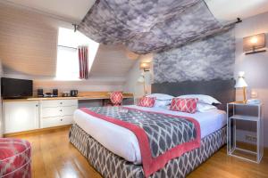 Dauphine Saint Germain