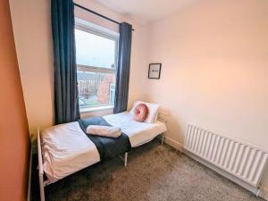 Lovely 3 BR flat for family, friends and workers