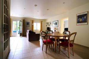 Maison familiale avec jacuzzi, quartier calme