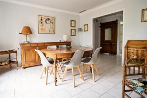 Maisons de vacances Maison familiale avec jacuzzi, quartier calme : photos des chambres