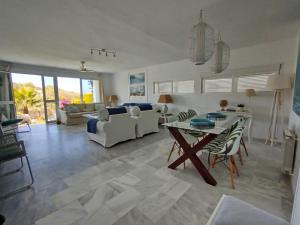 Conil Beach View Front House - Espectacular Casa con Vistas al Mar y acceso directo a la Playa