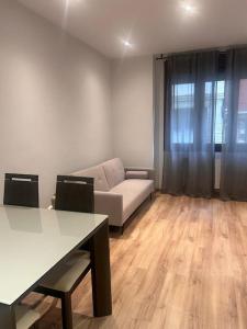 Coqueto apartamento cerca del casco Viejo con garaje gratis