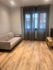 Coqueto apartamento cerca del casco Viejo con garaje gratis