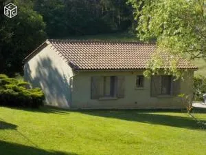 Gîte Bégonia dans un cadre idyllique, idéalement situé - Castels