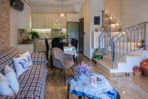 Effies Maisonette with Detached Studio