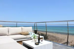 OlaSuites Impresionante ático frente al mar con AC y WIFI - 皮莱斯