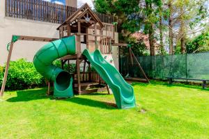 Pokoje Gościnne Raf-Tur - Sala Zabaw, Grill - Idealny dla rodzin z dziećmi