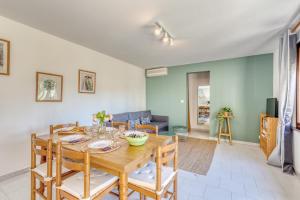 Maisons de vacances Le Cabanon de Ninou : Maison 2 Chambres