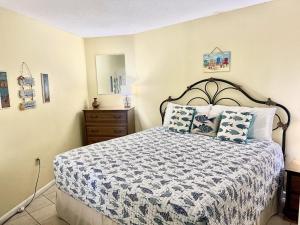 ROYAL GARDEN RESORT 1401 condo