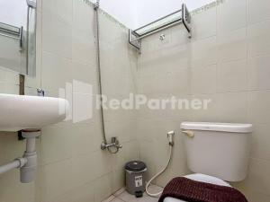 D Palma Near Lokananta Manahan Mitra RedDoorz