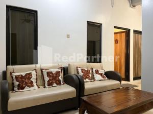 D Palma Near Lokananta Manahan Mitra RedDoorz