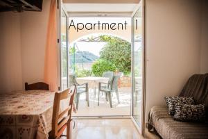 Apartment in Lopar with sea view, terrace, wireless, washing machine (186-1)