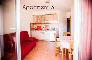 Apartment in Lopar with balcony, air conditioning, W-LAN, washing machine (186-3) 