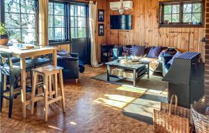 Two-Bedroom Holiday Home In Almeboda