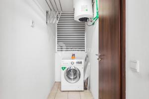 Luna by Kozystay - Kemang