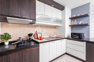 Luna by Kozystay - Kemang