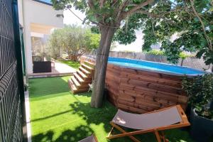 Maslina House - Family Apartment 2 with Pool