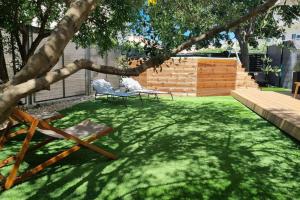 Maslina House - Family Apartment 2 with Pool