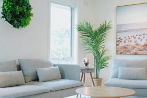 2 Bedroom Home Mornington Walking to Beach