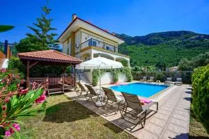 Villa Arokarya - Cedit