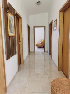 Apartment Kira - spacious apartment with sea view