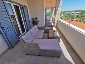 Apartment Kira - spacious apartment with sea view