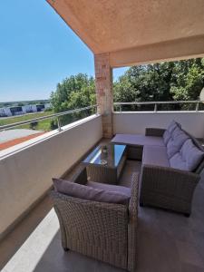 Apartment Kira - spacious apartment with sea view