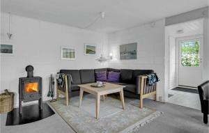 Cozy Home In Læsø With Wifi