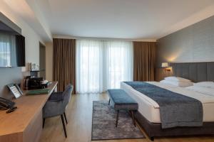 Junior Suite with Garden View room in Rogner Hotel Tirana