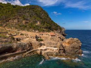 Cala Estellencs Beach House by Slow Villas