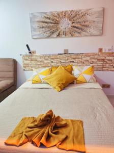 Lovely apartment top views, heated pool, great location