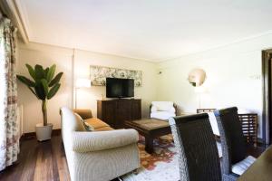 Loraitz by Smiling Rentals