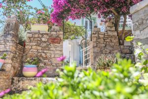 Joannas Sea-View Stone House