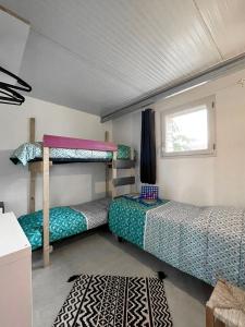 Maisons de vacances Gite ORCHIDEE au domaine les tournesols : photos des chambres