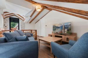 Seaside Stone House - Bella Vista