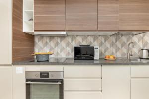 Słoneczny Apartament w Centrum Gdańska Głównego by Noclegi Renters