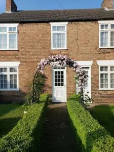 Lavender Cottage, a pretty period cottage in Louth - Hallington