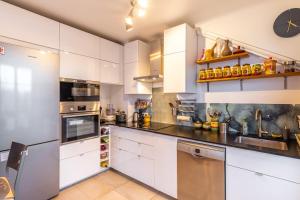 GuestReady - Contemporary Apt in the 20th Arr