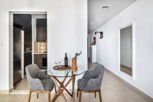 GuestReady - Modern home with stunning city views