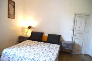 B&B / Chambres d'hotes chambre d hote spacieuse avec cour junas gard : photos des chambres