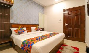 Hotel California Heights