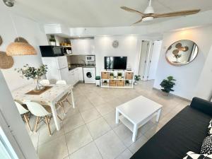 Pineapple Sorbet piscina, doble terraza, cocina completa y WIFI - 4hvězdičkové hotely ve městě Corralejo