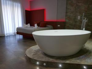 Re Lazzarone Suite