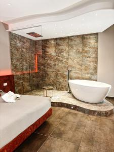 Re Lazzarone Suite