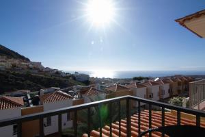 Townhouse with a sea view in Costa Adeje