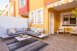 Townhouse with a sea view in Costa Adeje