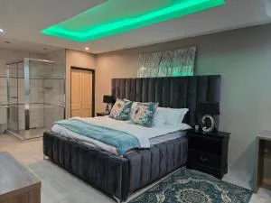 Nyamankulu Guest Lodge - Dwarsloop